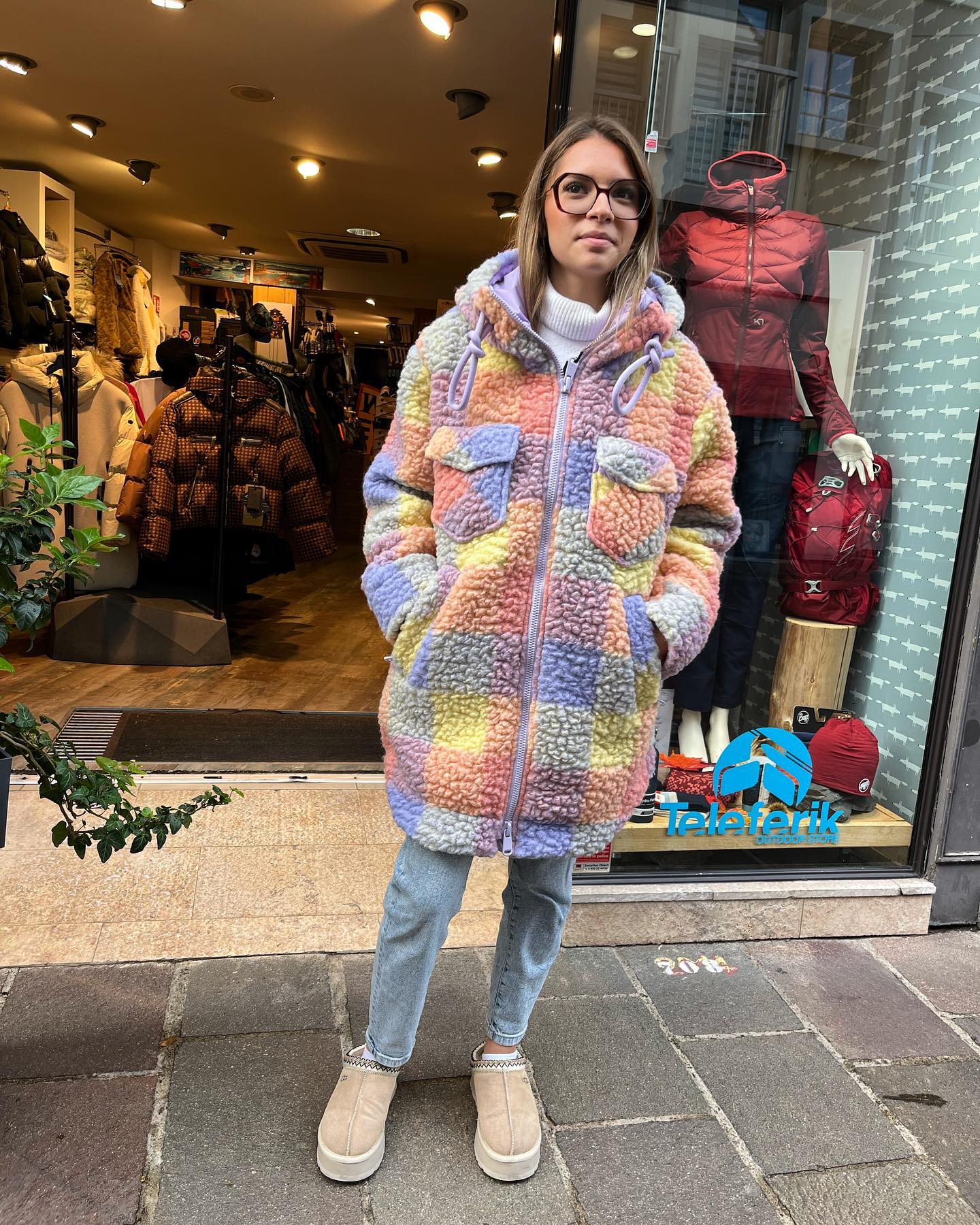 Chad jacket de chez @goldbergh ! Un style pastel parfait !